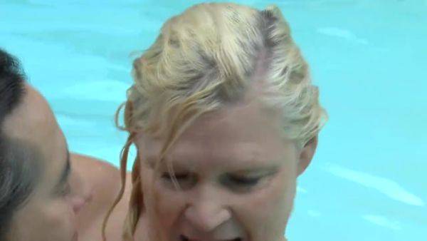 Fuck with Busty Hot Woman in Swimming Pool on pornoboobs.com
